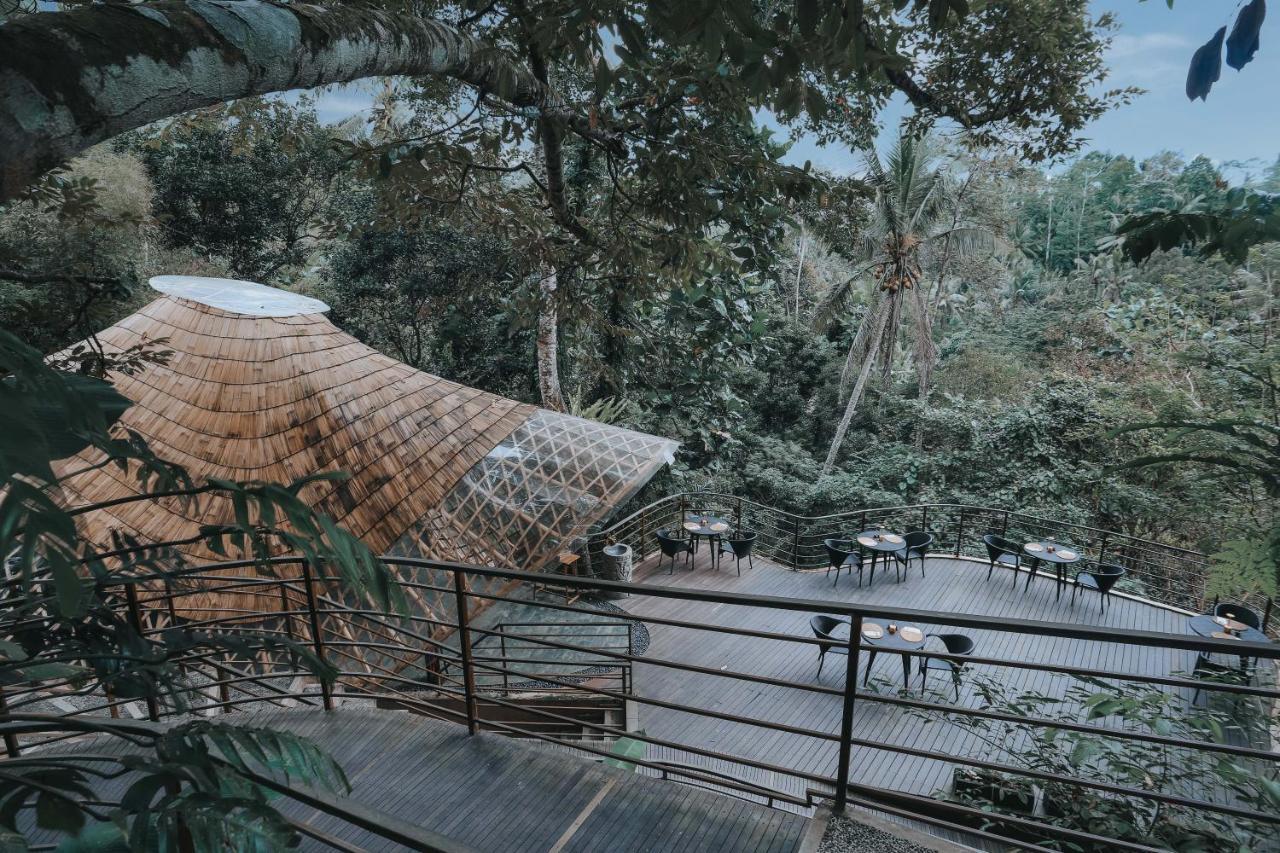 The Sebali Resort Ubud Exterior foto The restaurant at the top of the hill