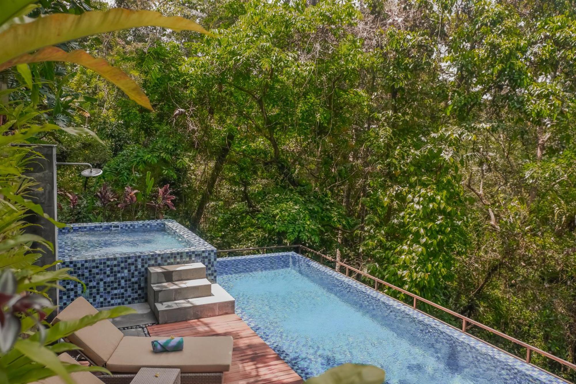 The Sebali Resort Ubud Exterior foto The swimming pool at the resort